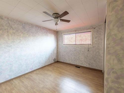 106 Theresa Street, Thunder Bay, ON - Indoor Photo Showing Other Room