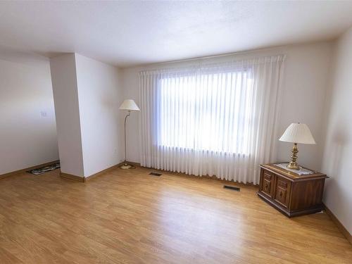 106 Theresa Street, Thunder Bay, ON - Indoor Photo Showing Other Room