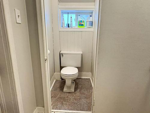 613 Park Street, Kenora, ON - Indoor Photo Showing Bathroom