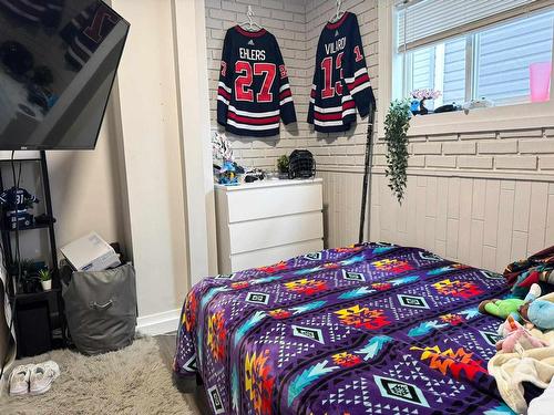 613 Park Street, Kenora, ON - Indoor Photo Showing Bedroom