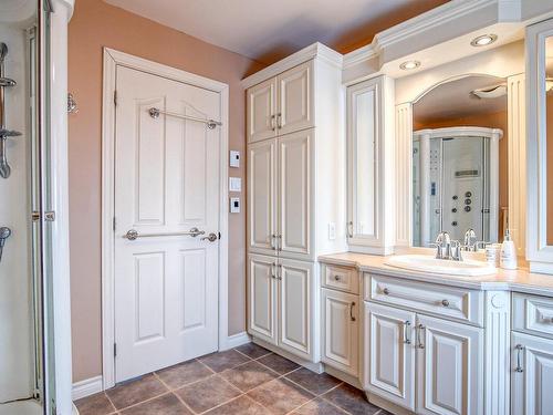 Bathroom - 8450 Rg De La Pointe-Du-Jour, Saint-Hyacinthe, QC - Indoor Photo Showing Bathroom