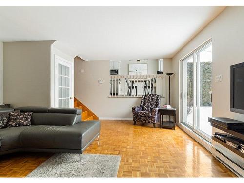 Family room - 2604 Rue De Vigny, Mascouche, QC - Indoor Photo Showing Living Room