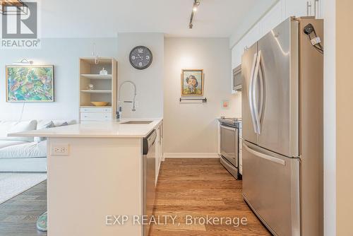 2106 - 4011 Brickstone Mews, Mississauga, ON - Indoor Photo Showing Kitchen