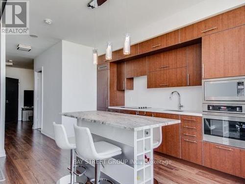 4524 - 5 Sheppard Avenue E, Toronto, ON - Indoor Photo Showing Kitchen