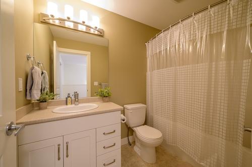 114-1325 Aberdeen Drive, Kamloops, BC - Indoor Photo Showing Bathroom