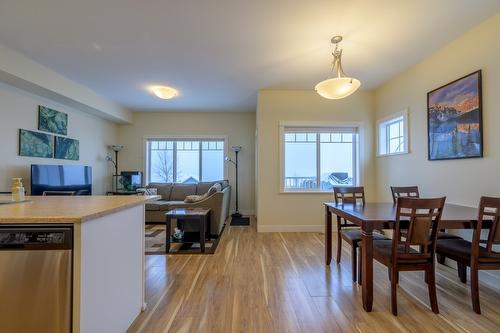 114-1325 Aberdeen Drive, Kamloops, BC - Indoor Photo Showing Dining Room