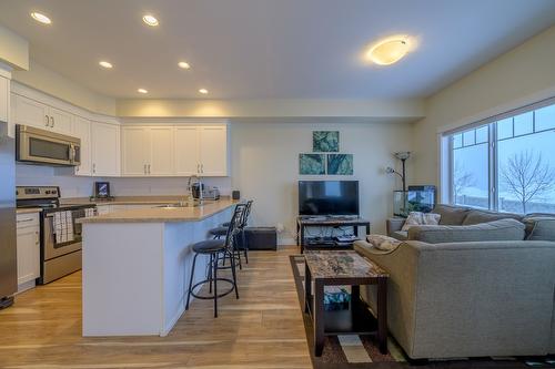 114-1325 Aberdeen Drive, Kamloops, BC - Indoor