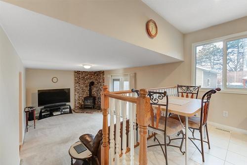 1634 Carshyl Court, Kelowna, BC - Indoor