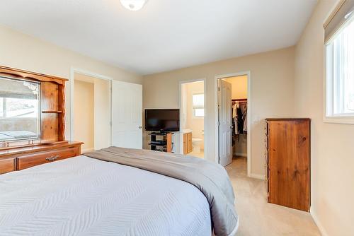 1634 Carshyl Court, Kelowna, BC - Indoor Photo Showing Bedroom