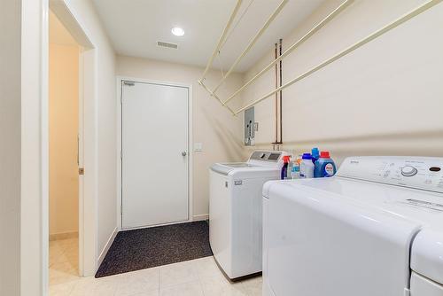 1634 Carshyl Court, Kelowna, BC - Indoor Photo Showing Laundry Room