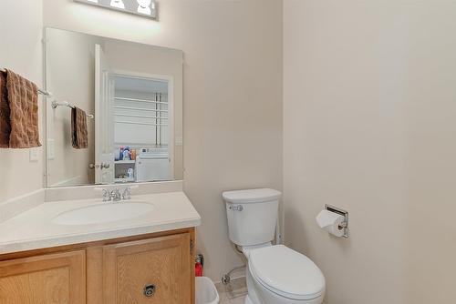 1634 Carshyl Court, Kelowna, BC - Indoor Photo Showing Bathroom