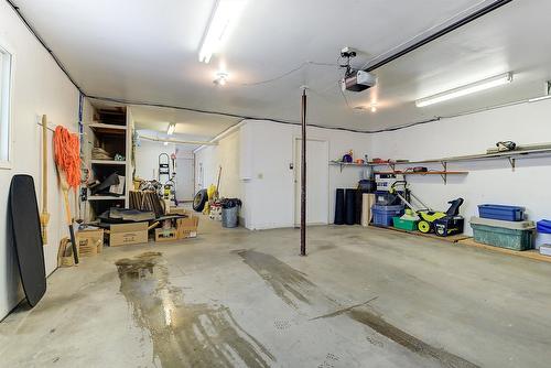 1634 Carshyl Court, Kelowna, BC - Indoor Photo Showing Garage