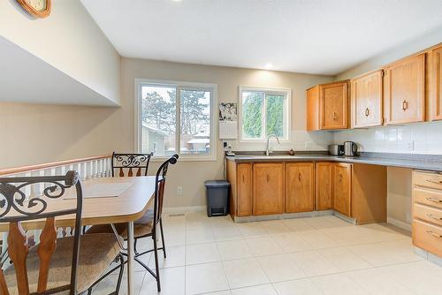 1634 Carshyl Court, Kelowna, BC - Indoor