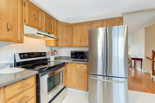 1634 Carshyl Court, Kelowna, BC - Indoor Photo Showing Kitchen