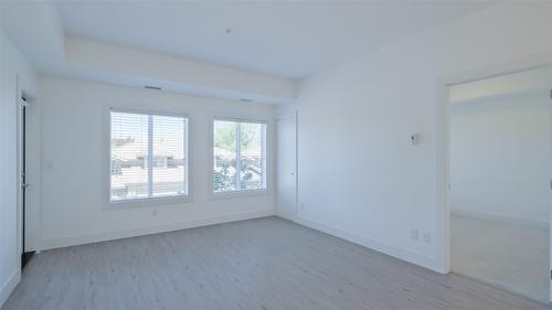 209-4380 Lakeshore Road, Kelowna, BC - Indoor Photo Showing Other Room