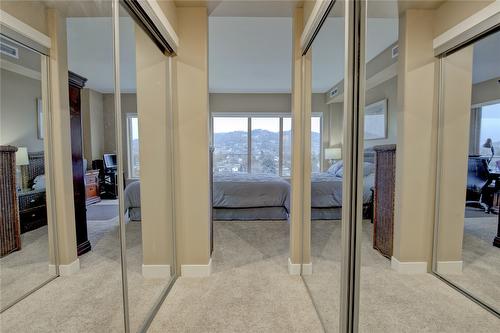 502-1160 Bernard Avenue, Kelowna, BC - Indoor Photo Showing Other Room