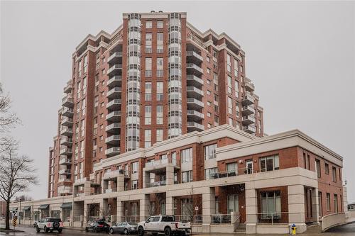 502-1160 Bernard Avenue, Kelowna, BC - Outdoor With Facade