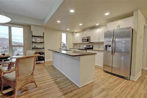 502-1160 Bernard Avenue, Kelowna, BC - Indoor Photo Showing Kitchen With Stainless Steel Kitchen