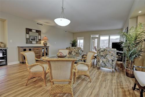 502-1160 Bernard Avenue, Kelowna, BC - Indoor Photo Showing Other Room