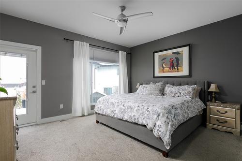 456 Cavell Place, Kelowna, BC - Indoor Photo Showing Bedroom