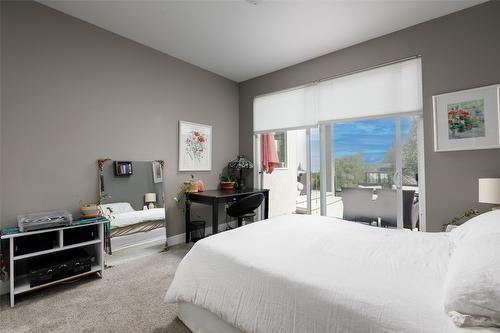 456 Cavell Place, Kelowna, BC - Indoor Photo Showing Bedroom