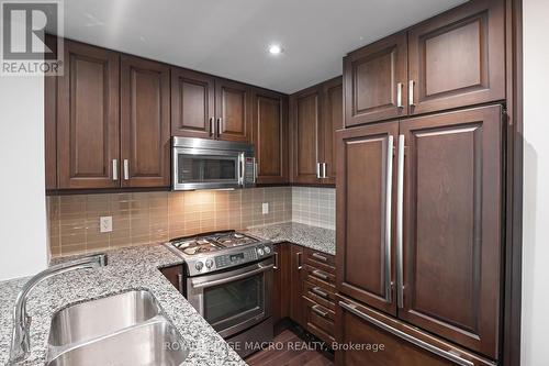 503 - 11 Bronte Road, Oakville, ON - Indoor Photo Showing Kitchen With Double Sink With Upgraded Kitchen