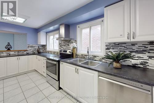 185 Campbell Avenue, Vaughan, ON - Indoor Photo Showing Kitchen With Double Sink With Upgraded Kitchen