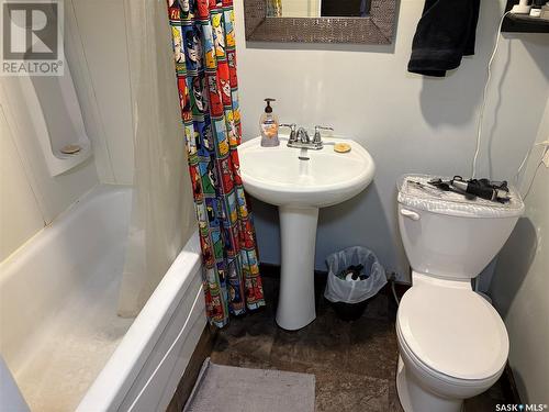 2333 Clarence Avenue S, Saskatoon, SK - Indoor Photo Showing Bathroom