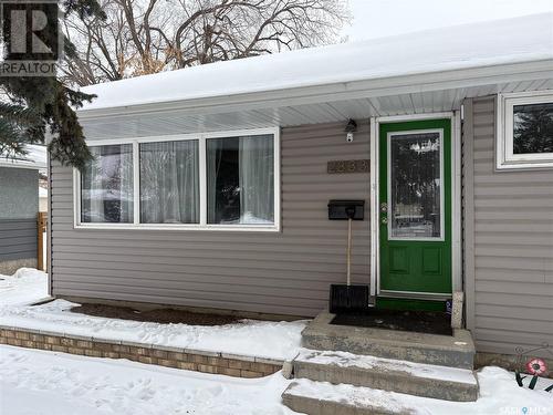 2333 Clarence Avenue S, Saskatoon, SK - Outdoor