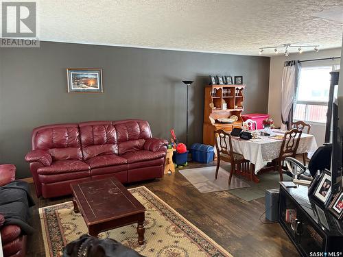 2333 Clarence Avenue S, Saskatoon, SK - Indoor Photo Showing Living Room