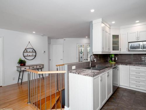 Kitchen - 486 Rue De L'Île-De-Mai, Terrebonne (Lachenaie), QC - Indoor Photo Showing Kitchen With Double Sink With Upgraded Kitchen