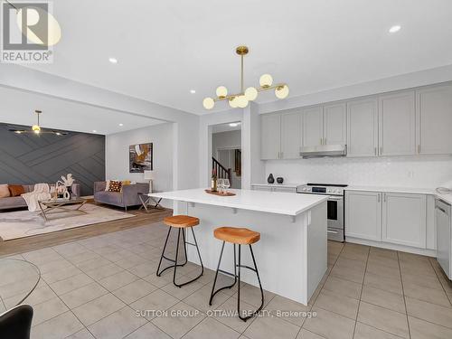 139 Celestial Grove, Ottawa, ON - Indoor Photo Showing Kitchen