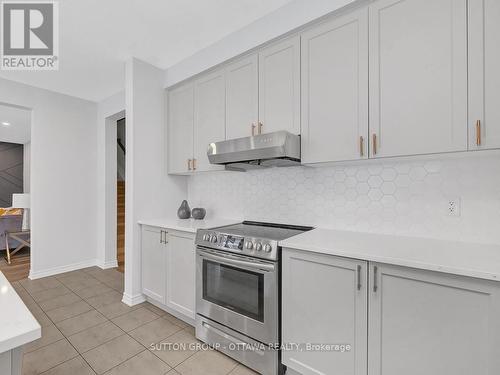 139 Celestial Grove, Ottawa, ON - Indoor Photo Showing Kitchen