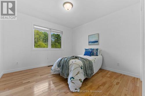 40 Blue Danube Way, Laurentian Valley, ON - Indoor Photo Showing Bedroom