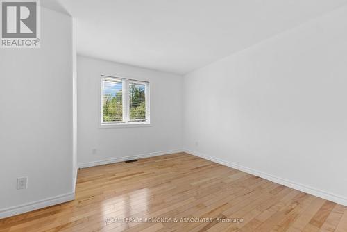 40 Blue Danube Way, Laurentian Valley, ON - Indoor Photo Showing Other Room