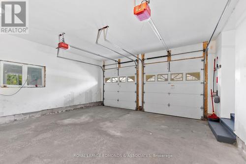 40 Blue Danube Way, Laurentian Valley, ON - Indoor Photo Showing Garage