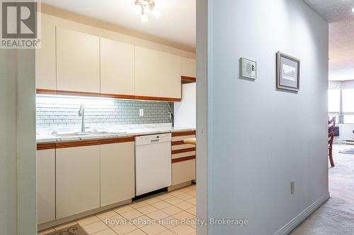 502 - 11 Cobourg Street, Stratford, ON - Indoor Photo Showing Kitchen