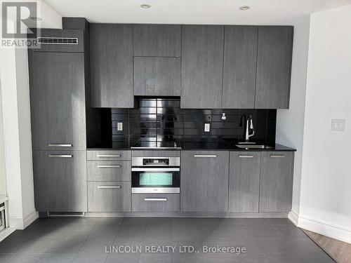 402 - 8 The Esplanade, Toronto, ON - Indoor Photo Showing Kitchen