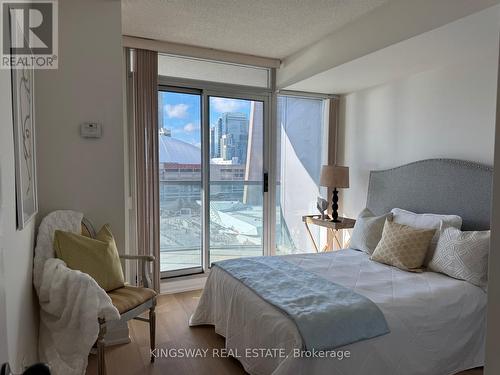 1811 - 51 Lower Simcoe Street, Toronto, ON - Indoor Photo Showing Bedroom