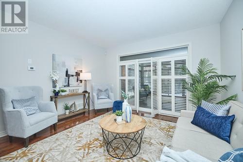 76 Aaron Trail, Welland (766 - Hwy 406/Welland), ON - Indoor Photo Showing Living Room