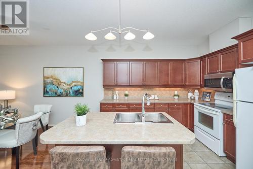 76 Aaron Trail, Welland (766 - Hwy 406/Welland), ON - Indoor Photo Showing Kitchen With Double Sink