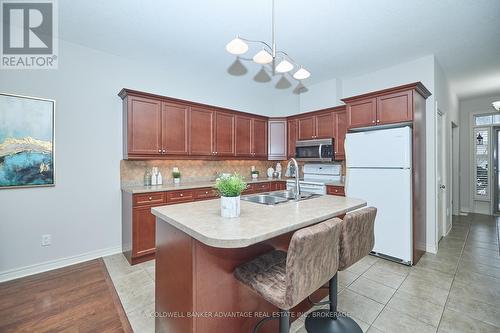 76 Aaron Trail, Welland (766 - Hwy 406/Welland), ON - Indoor Photo Showing Kitchen With Double Sink