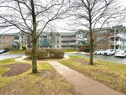 209 83 Kearney Lake Road  Halifax, NS B3M 4E6