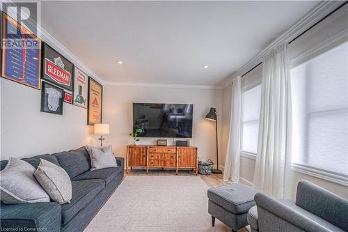 24 Bennett Avenue, Guelph, ON - Indoor Photo Showing Living Room