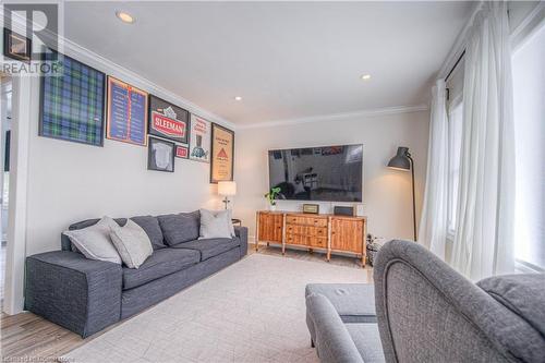 24 Bennett Avenue, Guelph, ON - Indoor Photo Showing Living Room