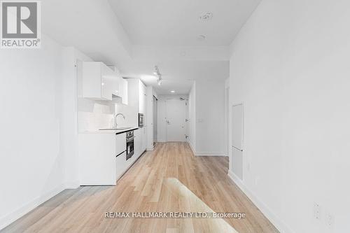 2411 - 230 Simcoe Street, Toronto, ON - Indoor Photo Showing Kitchen