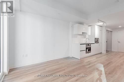 2411 - 230 Simcoe Street, Toronto, ON - Indoor Photo Showing Kitchen