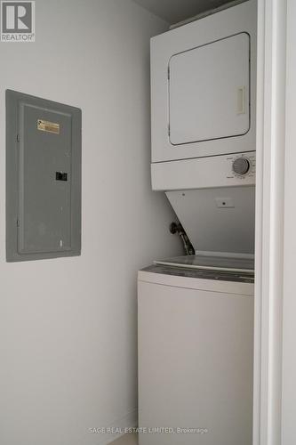 704 - 70 Mill Street, Toronto, ON - Indoor Photo Showing Laundry Room