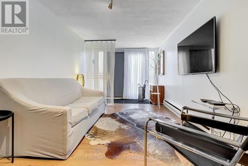 63 Fortieth Street, Toronto, ON - Indoor Photo Showing Living Room