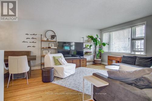 63 Fortieth Street, Toronto, ON - Indoor Photo Showing Living Room